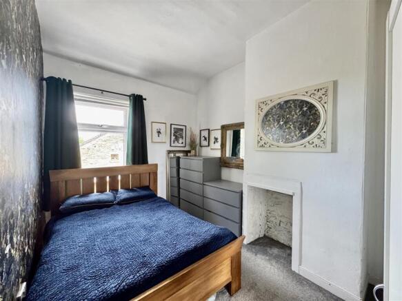 3 bed Terraced for sale Image 11