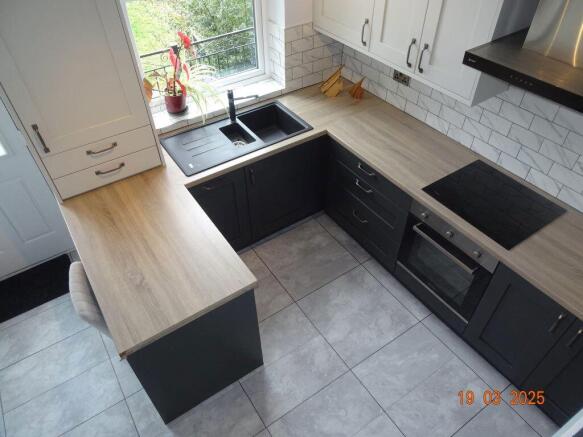 3 bed Terraced to rent Image 5