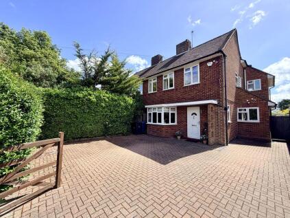 Flackwell Heath - 4 Bedrooms