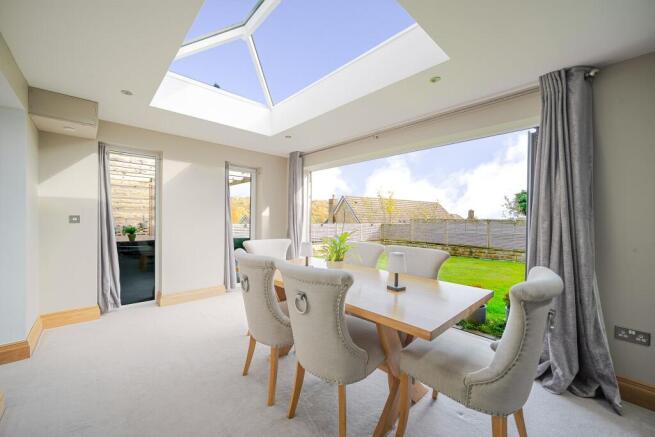 4 bed Detached for sale Image 6