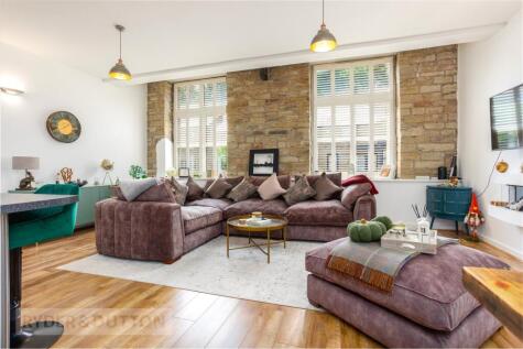 Tamewater Court, Dobcross, Saddleworth, OL3