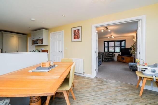 4 bed Detached for sale Image 7