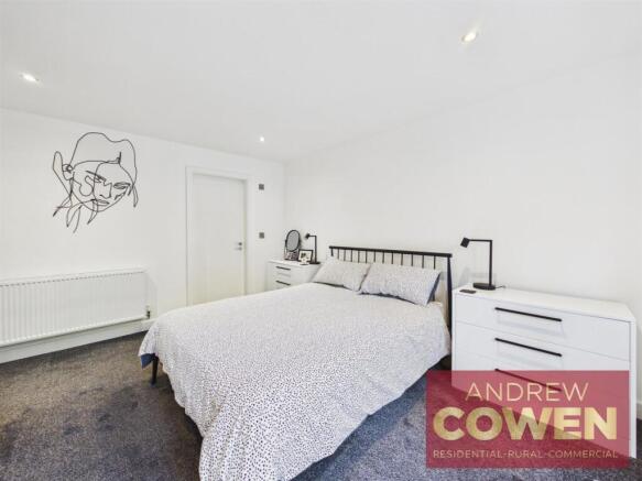 2 bed Apartment for sale Image 10
