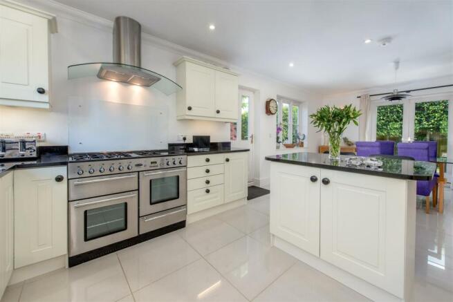 Kitchen / Breakfast Room