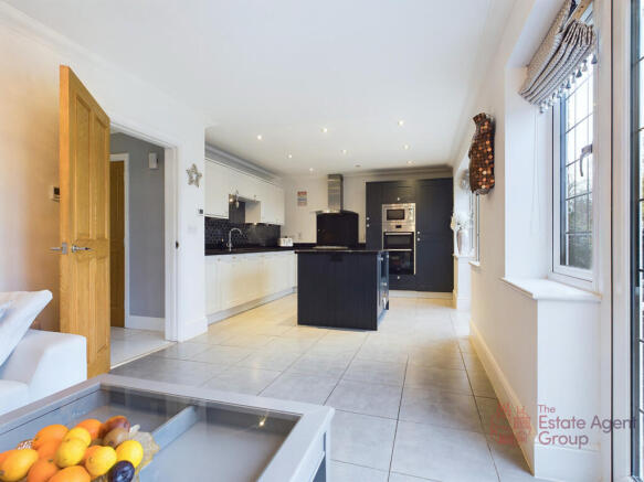 Kitchen / Diner & Living Space