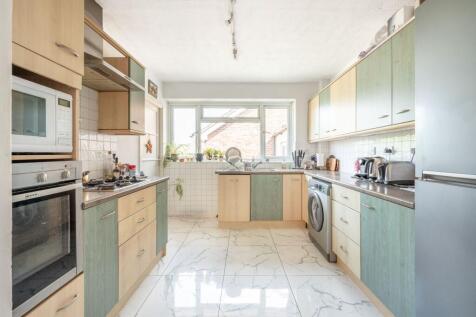 Holders Hill Road, Mill Hill East, London, NW4