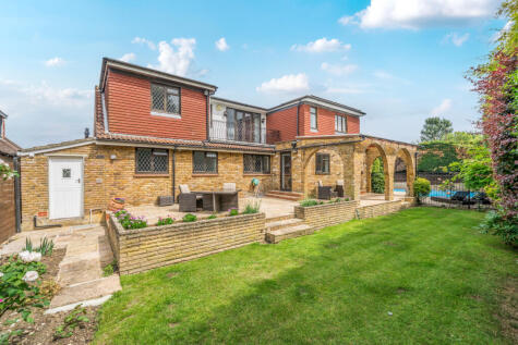The Crescent, Shepperton, TW17