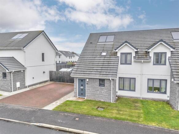 19 Greenfield Crescent Dundee-23.JPG