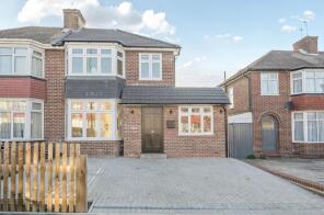 42, Peareswood Gardens, Stanmore HA7 1NX