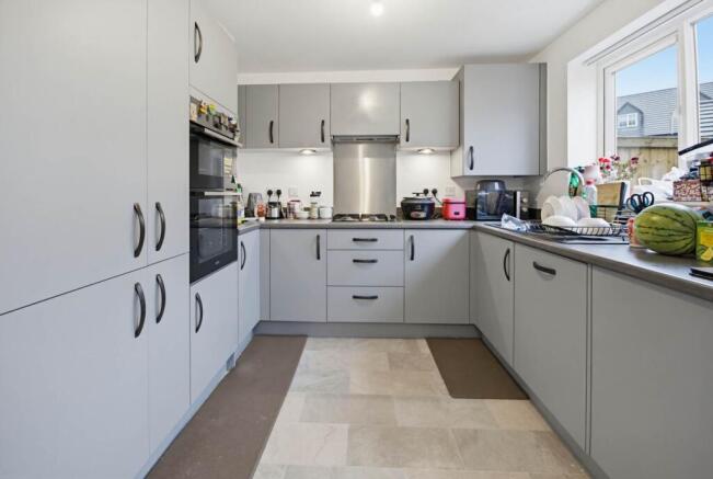 4 bed Semi-Detached for sale Image 9