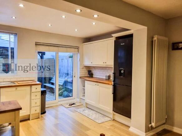 3 bed House for sale Image 5