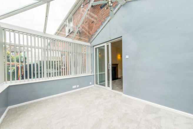 3 bed Semi-Detached to rent Image 11