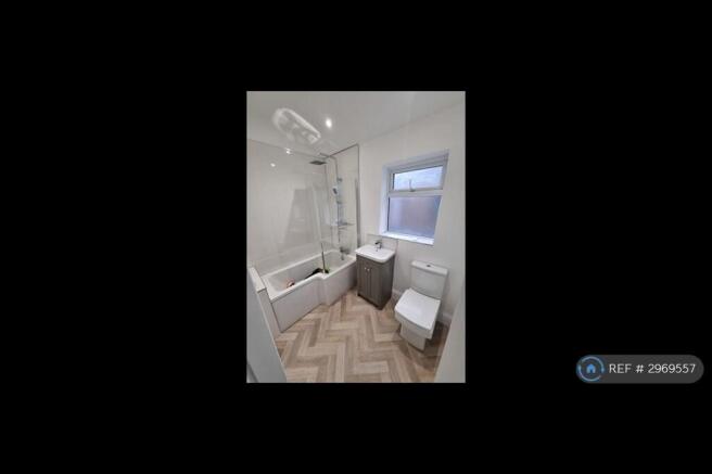 3 bed End of Terrace to rent Image 4