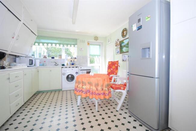 Kitchen & Breakfast 