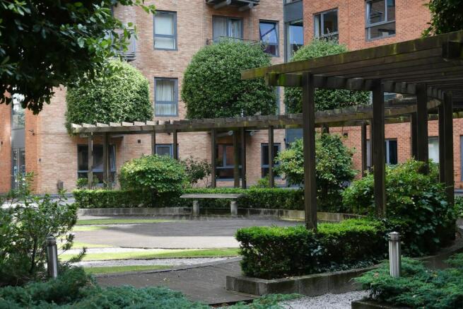 Studio to rent Image 5