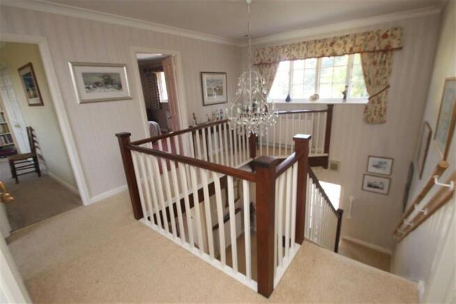 GALLERY LANDING
