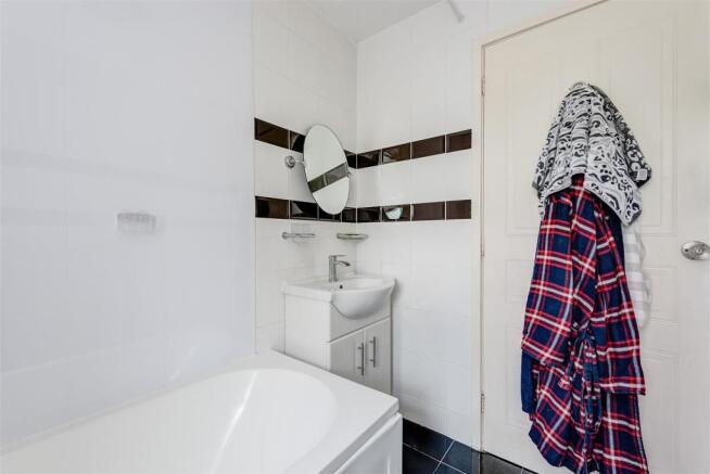 36FarnabyDrive(Interior)(25of25).jpg