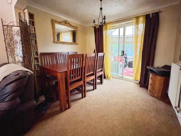 4 bed Detached for sale Image 8