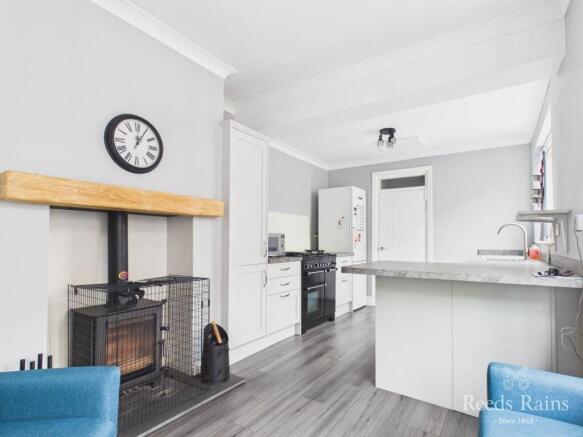 3 bed Semi-Detached for sale Image 4