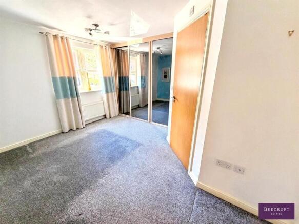 2 bed Flat for sale Image 6