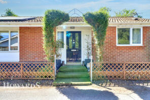 11, Crossways, Beccles Road, Burgh St. Peter, Burgh St Peter NR34 0AA