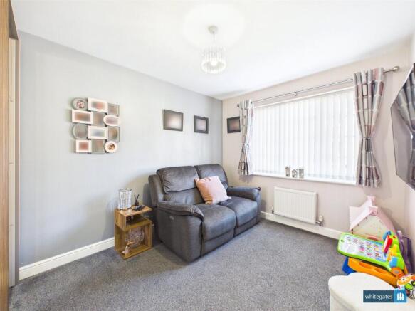 4 bed Semi-Detached for sale Image 6