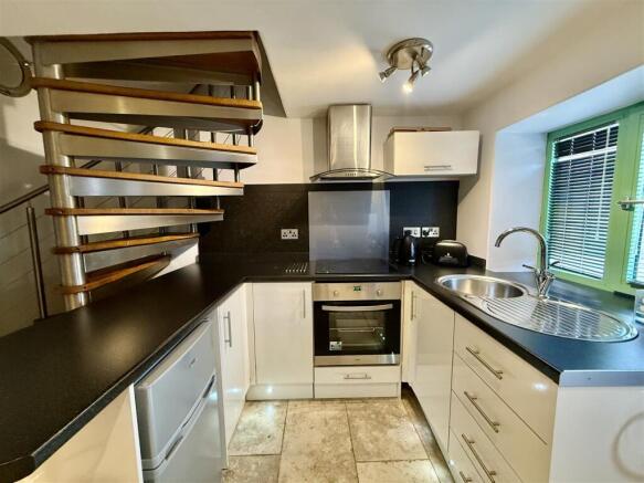 2 bed Cottage for sale Image 4