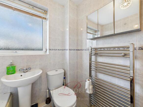 CAM03999G0-PR0200-STILL026.jpg
