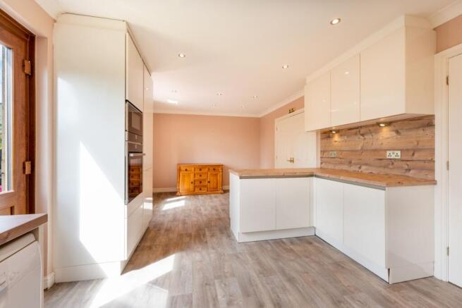 3 bed Terraced for sale Image 10