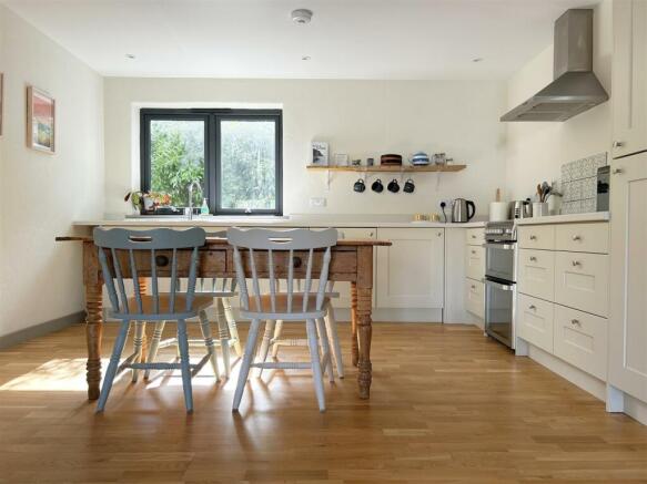 KITCHEN II.jpeg
