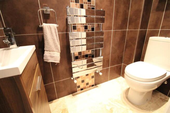 BATHROOM/WC