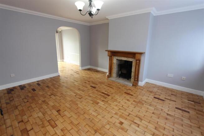 21 Cherry Tree Close 001.JPG