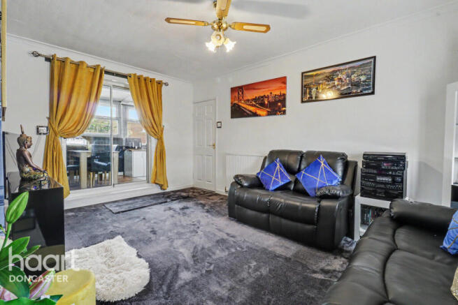 3 bed Terraced for sale Image 11