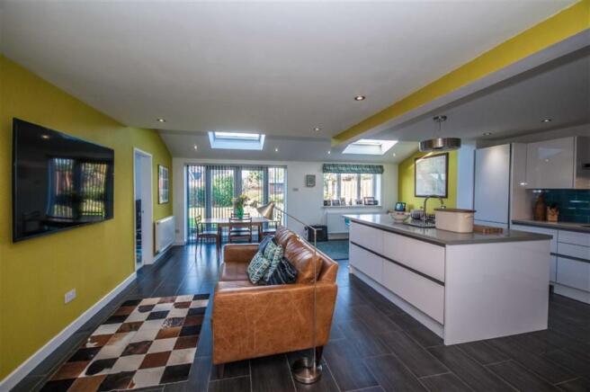 KITCHEN/DINING/FAMILY ROOM