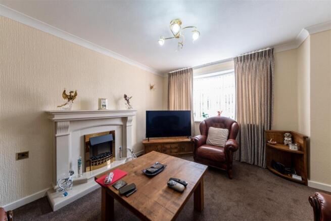 4 Meadow Lane-012.jpg