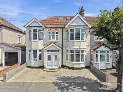 Hastings Avenue, Barkingside, IG6