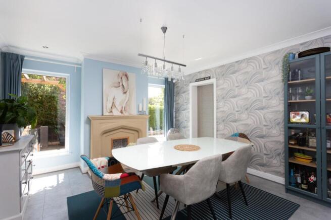 4 bed Detached for sale Image 8
