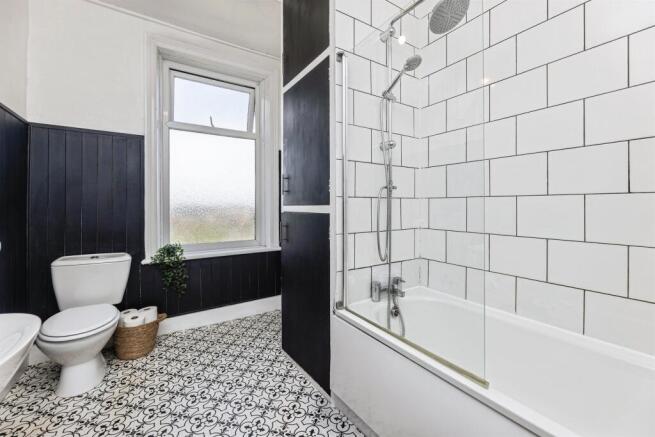 3 bed Terraced for sale Image 4
