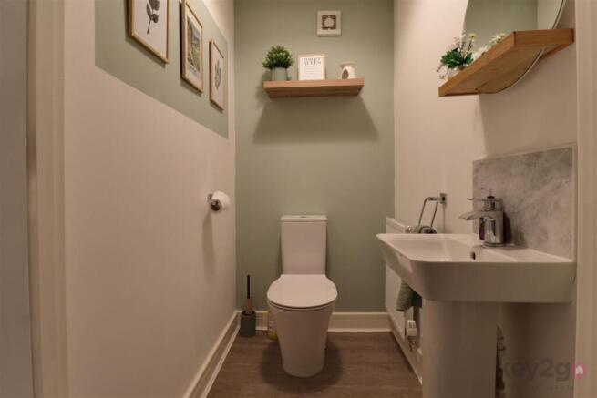 4 bed Detached for sale Image 10