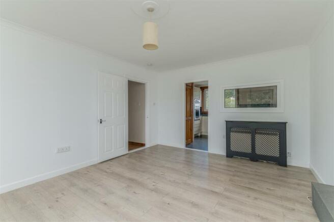 375 Craigie Drive Dundee-4.jpg
