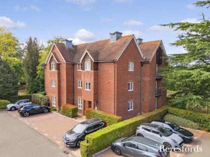 Chantry Court, Felsted, CM6