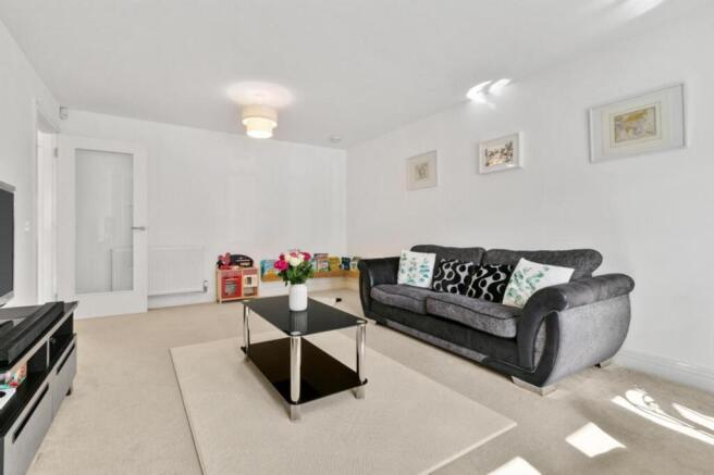 Torlum Crescent, Newton Mearns, G77 photo 4