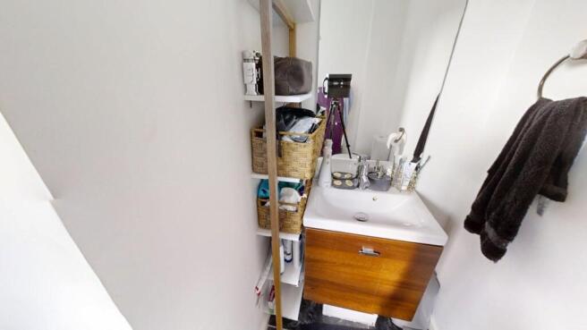 EN SUITE TO MASTER