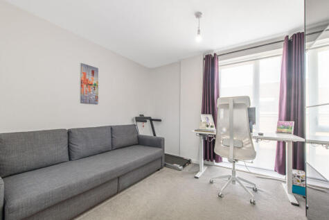 Trobridge Parade, Edgware, London, NW9