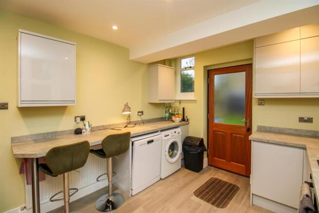 KITCHEN/BREAKFAST ROOM