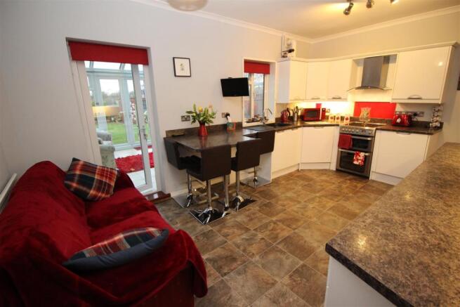 Kitchen / Breakfast Room