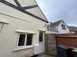 Gordans Cottage, Red Rose Court, Bridge Street, Sturminster Newton DT10 1LX