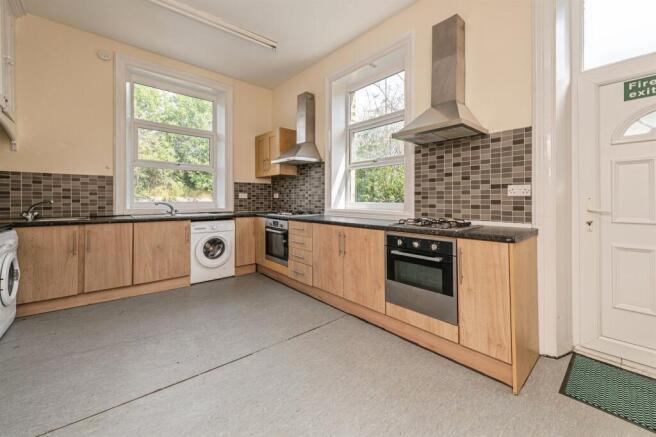 7 bed End of Terrace for sale Image 4