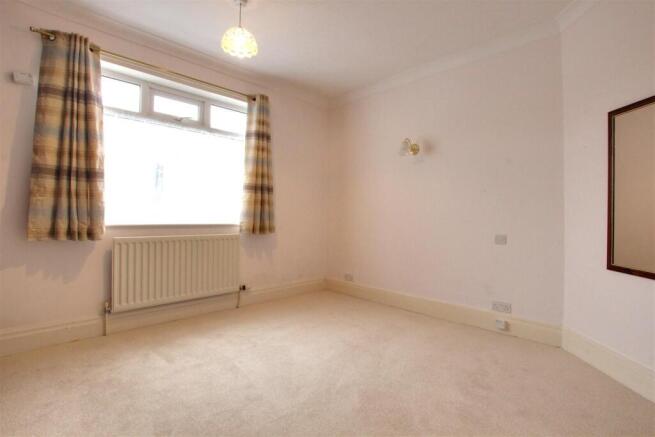2 bed Semi-Detached Bungalow for sale Image 8