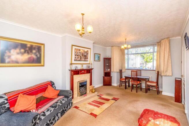 Lounge/Dining Room